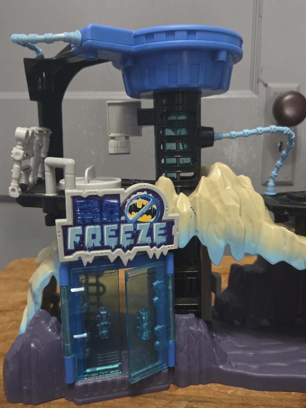 Fisher-Price Ice Freeze Playset - Blue, Light Blue, Purple, Cream, Black
